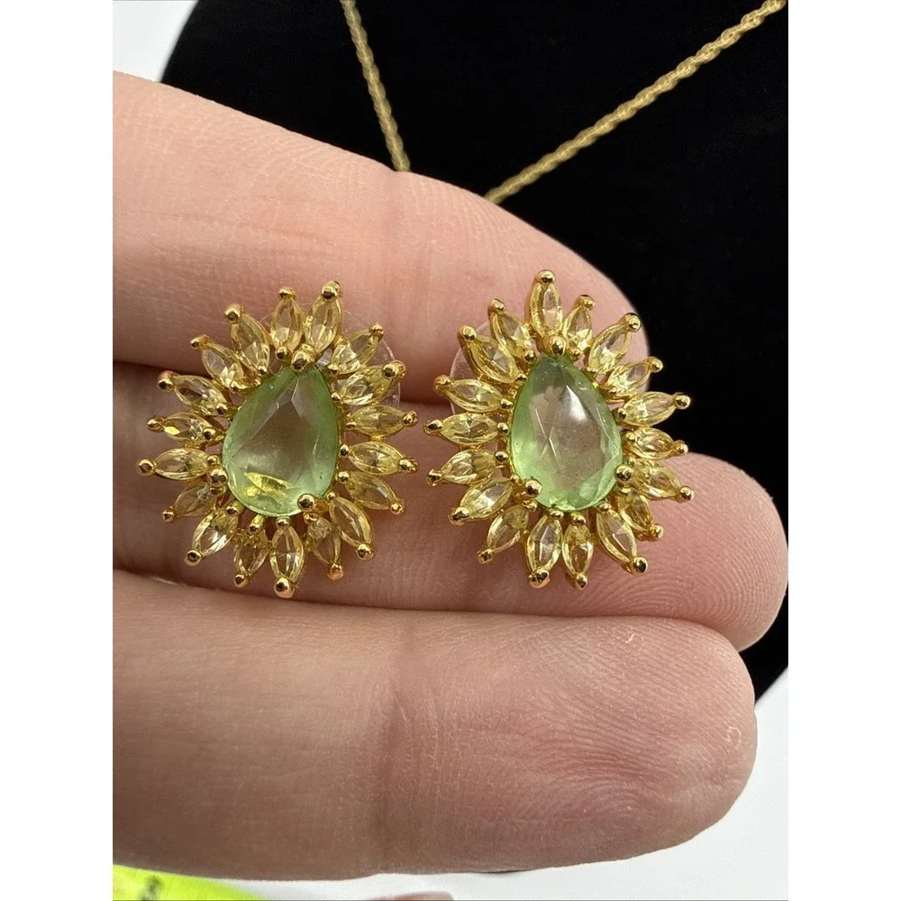 Vintage Nolan Miller Green Rhinestone Flower Pendant Necklace 16